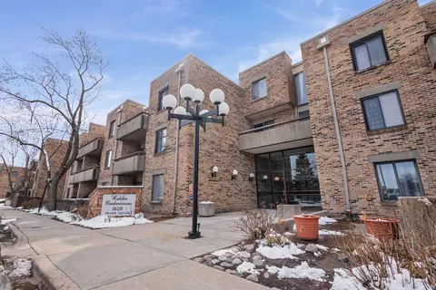 1926 Prairie Sq #134, Schaumburg, IL 60173