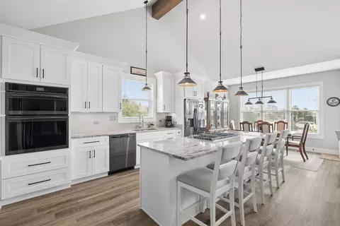 Kitchen - 8801 Willow Ln, Mokena, IL 60448 photo 1 of 4