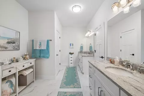 Bath - 8801 Willow Ln, Mokena, IL 60448 photo 2 of 3