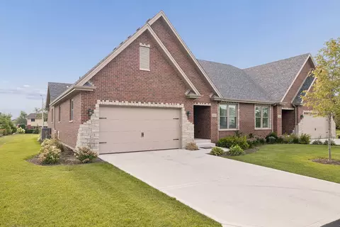 Exterior - 8801 Willow Ln, Mokena, IL 60448 photo 2 of 4