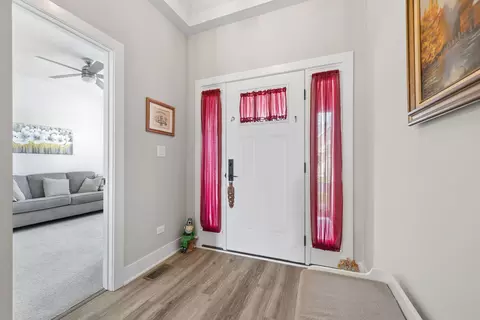Entry Way - 8801 Willow Ln, Mokena, IL 60448 photo 3 of 4