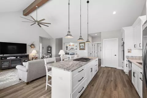 Kitchen - 8801 Willow Ln, Mokena, IL 60448 photo 2 of 4