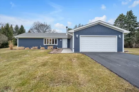 40 W388 Guthrie Ct, Hampshire, IL 60140