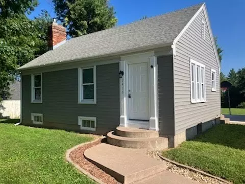2415 Larch Rd, Quincy, IL 62301