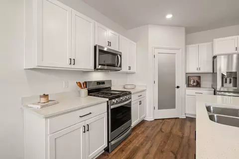 Kitchen - 10550 Azalea Dr, Crown Point, IN 46307 photo 3 of 5