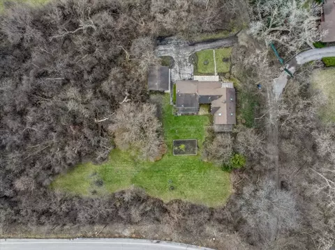 609 Forest Edge Ln, Des Plaines, IL 60016