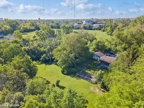 609 Forest Edge Ln, Des Plaines, IL 60016 photo 3