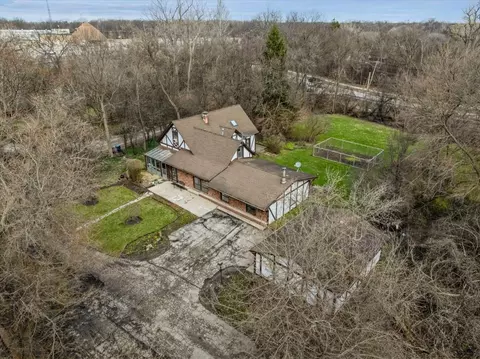 609 Forest Edge Ln, Des Plaines, IL 60016 photo 5