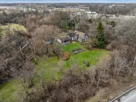 609 Forest Edge Ln, Des Plaines, IL 60016 photo 2