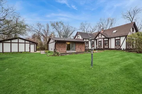609 Forest Edge Ln, Des Plaines, IL 60016 photo 7