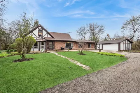 609 Forest Edge Ln, Des Plaines, IL 60016 photo 8