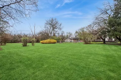 609 Forest Edge Ln, Des Plaines, IL 60016 photo 10