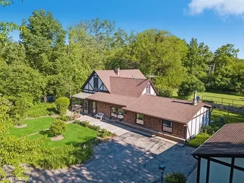 609 Forest Edge Ln, Des Plaines, IL 60016 photo 4