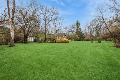 609 Forest Edge Ln, Des Plaines, IL 60016 photo 9
