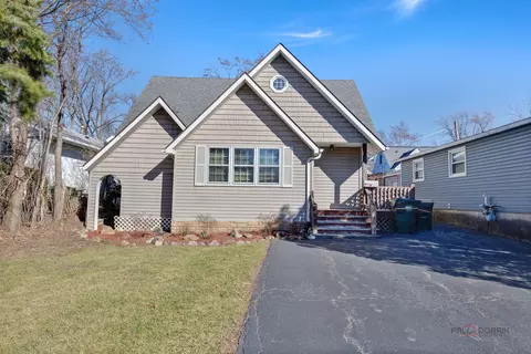205 N Prospect Dr, Round Lake Park, IL 60073