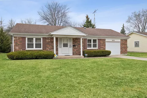 1013 Hampton Ct, Mchenry, IL 60050