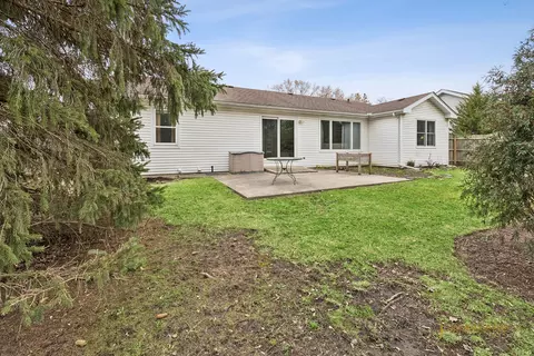 Exterior - 1013 Hampton Ct, Mchenry, IL 60050 photo 1 of 1