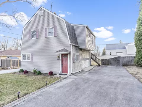102 Park St, Willow Springs, IL 60480
