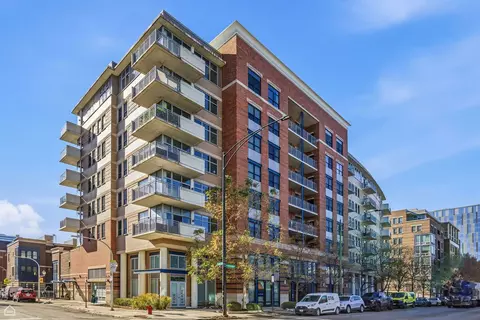 511 W Division St #512, Chicago, IL 60610
