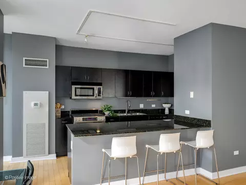 Kitchen - 8 E Randolph St #1208, Chicago, IL 60601 photo 1 of 3