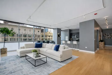 Living - 8 E Randolph St #1208, Chicago, IL 60601 photo 1 of 4