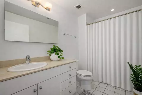 Bath - 8 E Randolph St #1208, Chicago, IL 60601 photo 2 of 2