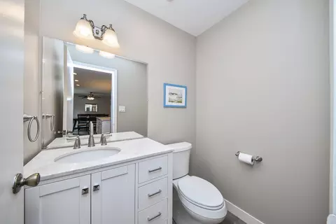 Bath - 7604 Eleanor Pl, Willowbrook, IL 60527 photo 1 of 3