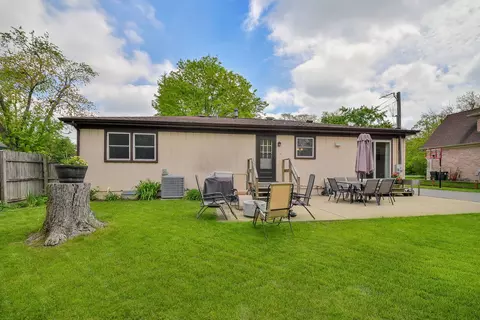 Exterior - 7604 Eleanor Pl, Willowbrook, IL 60527 photo 4 of 4