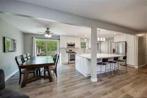 Kitchen - 7604 Eleanor Pl, Willowbrook, IL 60527 photo 2 of 4