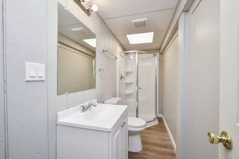 Bath - 7604 Eleanor Pl, Willowbrook, IL 60527 photo 3 of 3