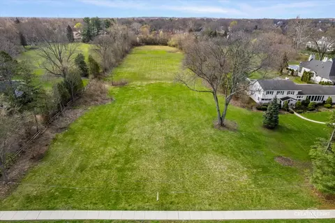 110 E Farnham Ln, Wheaton, IL 60189