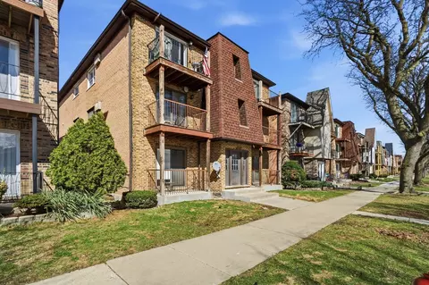 6728 W 64th Pl #2A, Chicago, IL 60638