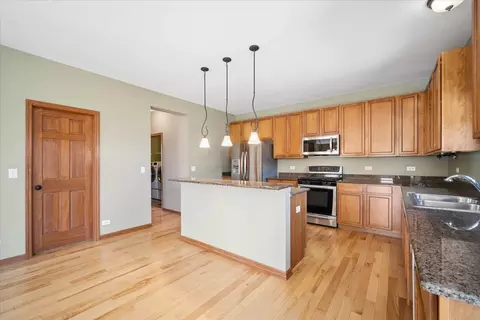 Kitchen - 3004 Crossfire Trl, Elgin, IL 60124 photo 2 of 2