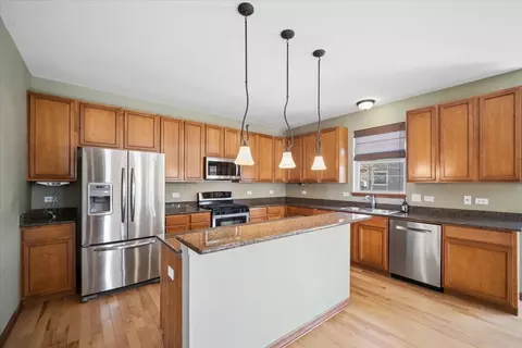 Kitchen - 3004 Crossfire Trl, Elgin, IL 60124 photo 1 of 2