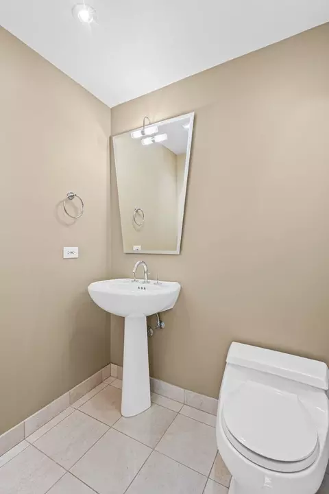 Bath - 100 E Huron St #2301, Chicago, IL 60611 photo 1 of 2