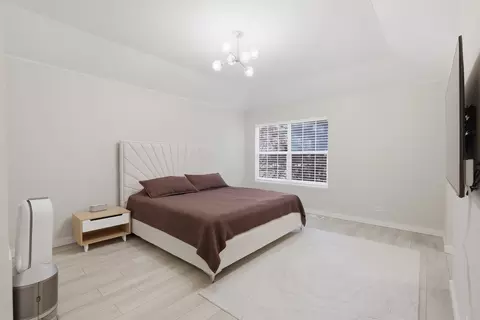 Bedroom - 829 Linden Cir, Hoffman Estates, IL 60169 photo 1 of 5