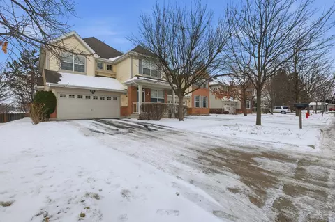 Exterior - 829 Linden Cir, Hoffman Estates, IL 60169 photo 3 of 5