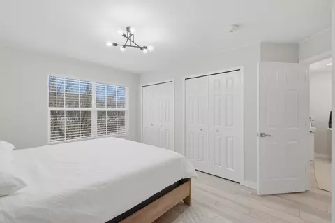 Bedroom - 829 Linden Cir, Hoffman Estates, IL 60169 photo 2 of 5