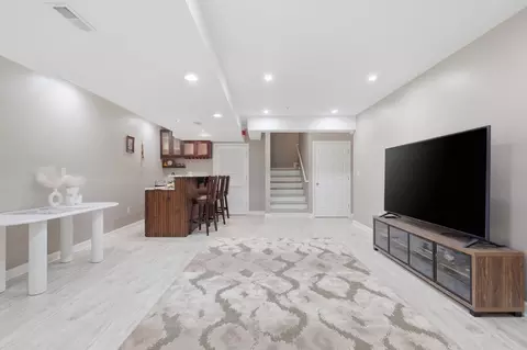 Other - 829 Linden Cir, Hoffman Estates, IL 60169 photo 7 of 9