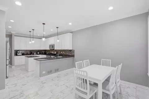 Dining - 829 Linden Cir, Hoffman Estates, IL 60169 photo 1 of 3