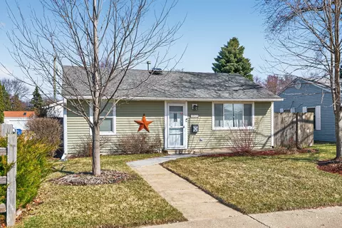 1021 E Taylor St, Dekalb, IL 60115