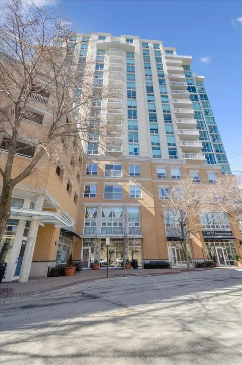 1640 Maple Ave #808, Evanston, IL 60201
