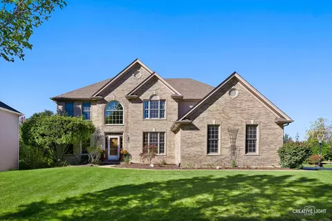 201 Violet Ln, Batavia, IL 60510