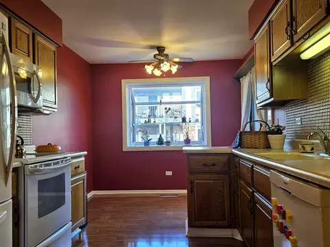 Kitchen - 230 Windsor Ln #A, Willowbrook, IL 60527 photo 1 of 1