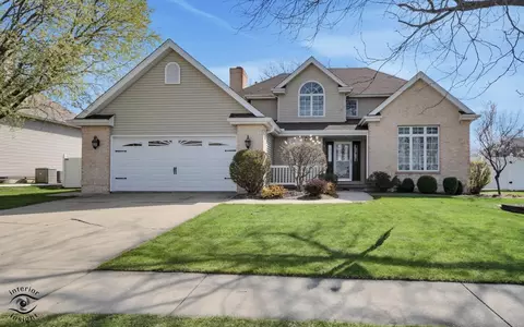 586 Jeremy Dr, Bourbonnais, IL 60914