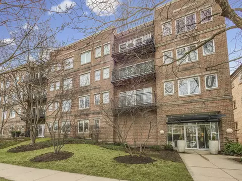 1300 Central St #202, Evanston, IL 60201