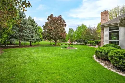Exterior - 2109 Hackberry Rd, Bloomington, IL 61704 photo 5 of 9