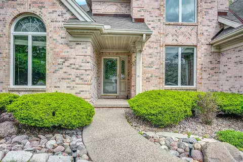 Exterior - 2109 Hackberry Rd, Bloomington, IL 61704 photo 2 of 9