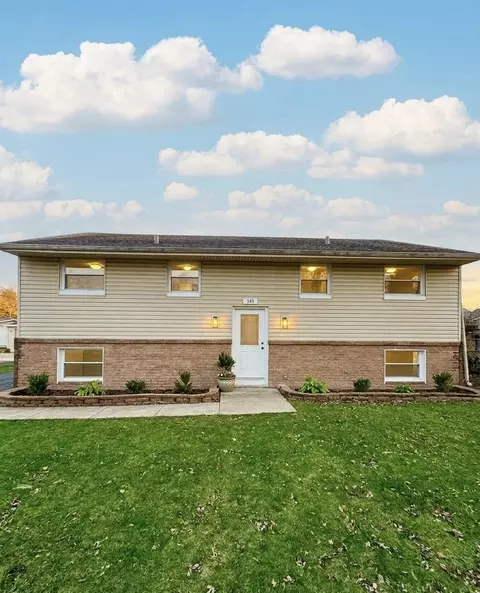 149 Vernon Dr, Bolingbrook, IL 60440