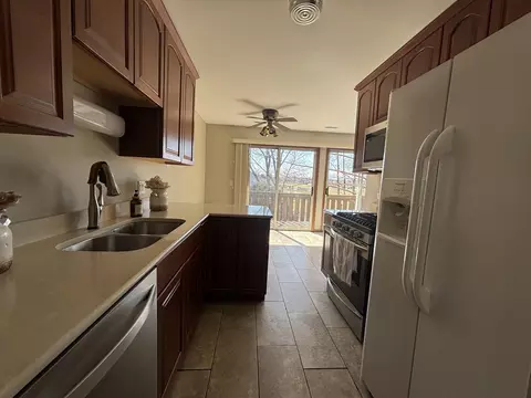 Kitchen - 615 Mallard Ct #C2, Bartlett, IL 60103 photo 2 of 4